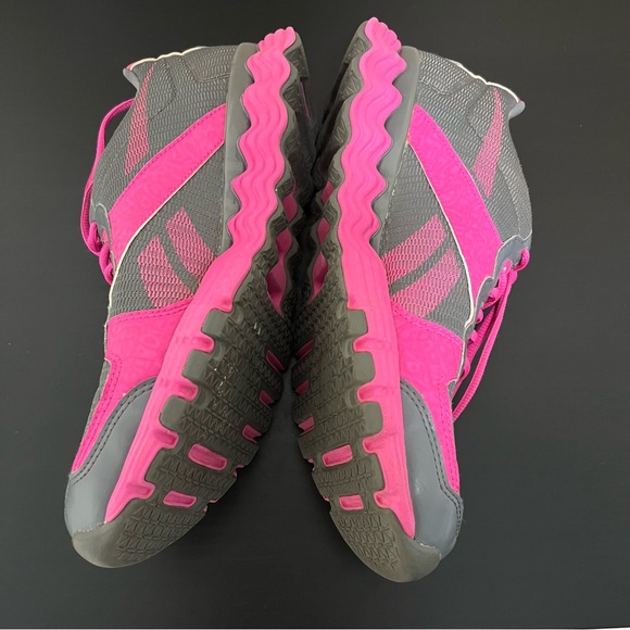 Reebok VibeTech Grey and Pink Athletic Sneakers - Picture 4 of 13
